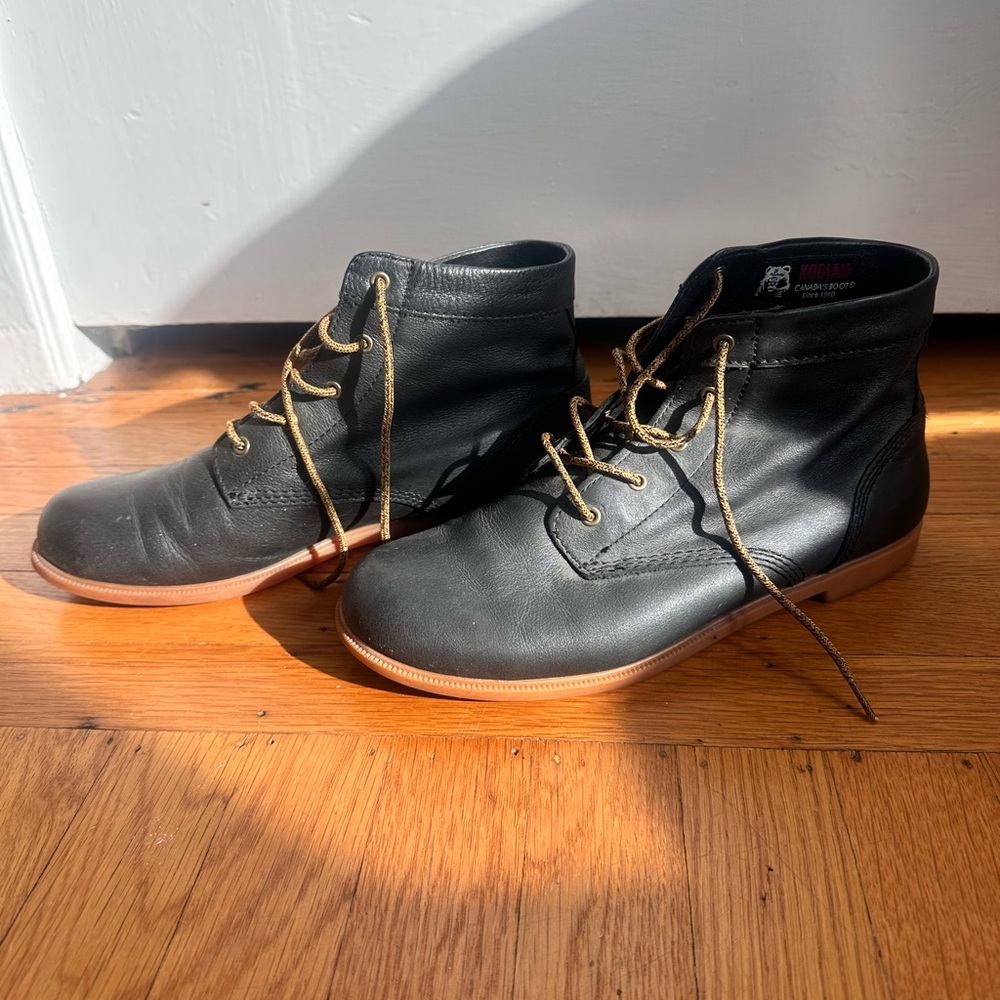 Women’s Kodiak Black Leather Chukka Boots Low Rider